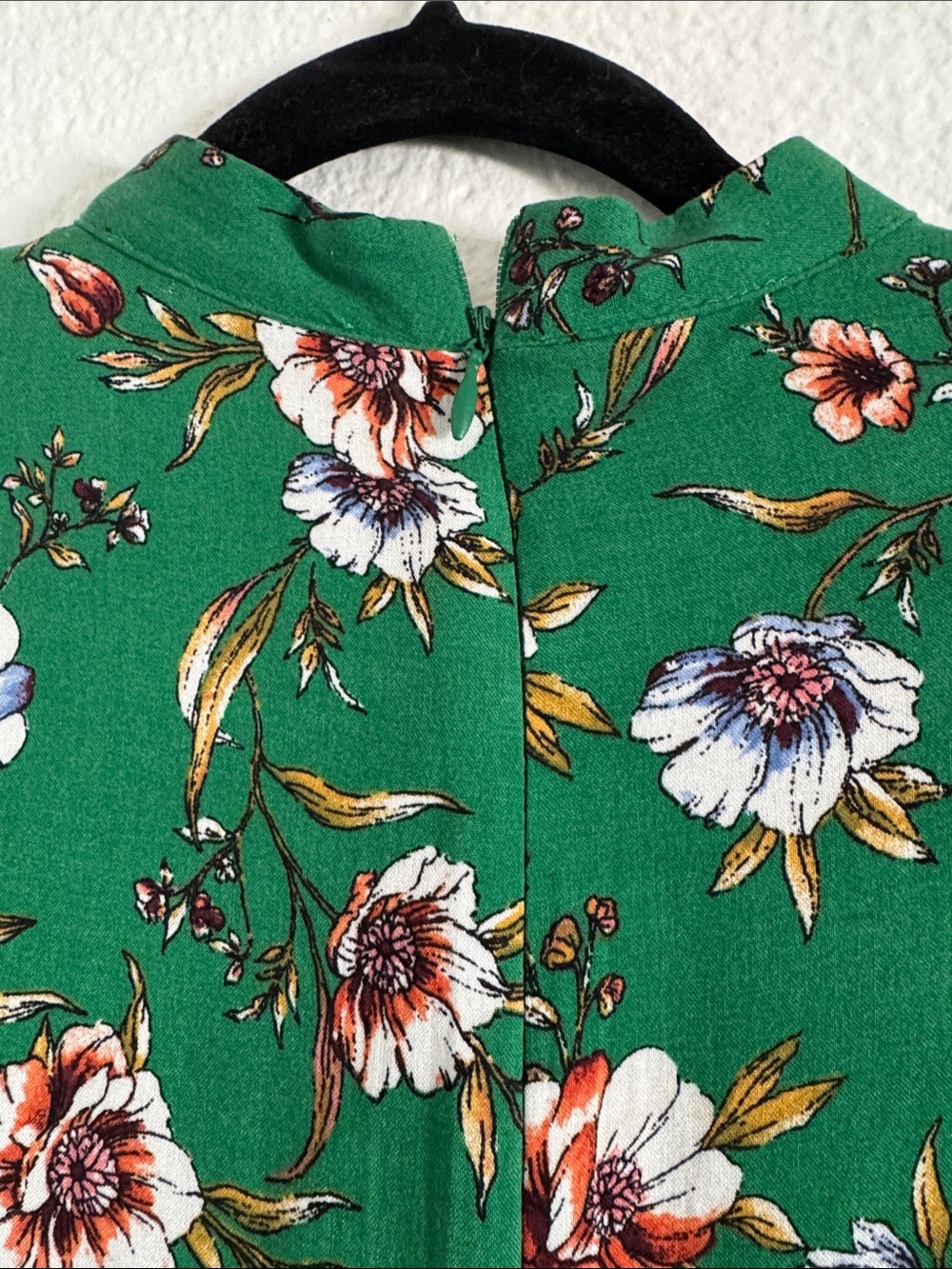 Forever 21 Green Floral Mini Dress with Multicolor Blooms - Picture 4 of 4